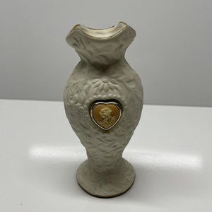 Vintage Cream Wallace Porcelain Bisque Floral Bud Vase with Heart Shaped Cameo‎